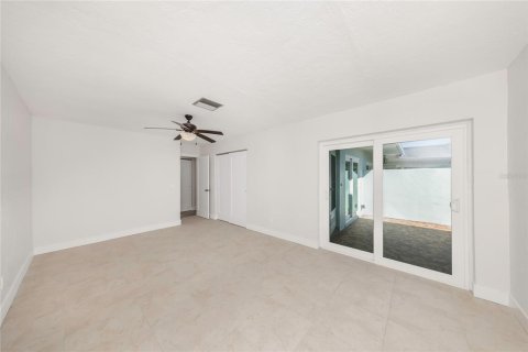 Condominio en venta en Saint Petersburg, Florida, 2 dormitorios, 130.06 m2 № 2210516 - foto 16
