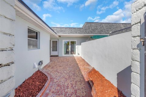 Condominio en venta en Saint Petersburg, Florida, 2 dormitorios, 130.06 m2 № 2210516 - foto 3