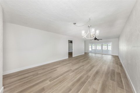 Condominio en venta en Saint Petersburg, Florida, 2 dormitorios, 130.06 m2 № 2210516 - foto 4