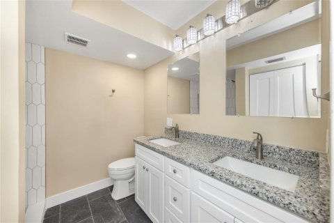Condominio en venta en Saint Petersburg, Florida, 2 dormitorios, 130.06 m2 № 2210516 - foto 17