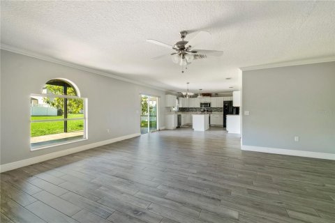 Villa ou maison à vendre à Davenport, Floride: 4 chambres, 280.56 m2 № 2224346 - photo 12