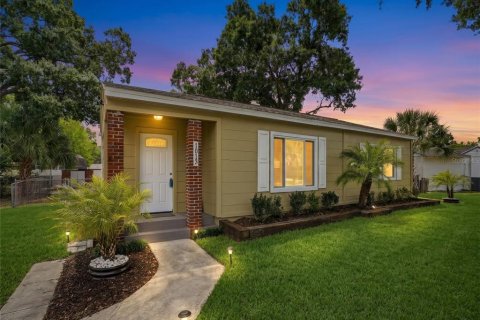 Casa en Tampa, Florida 3 dormitorios, 111.67 m2 № 2115853