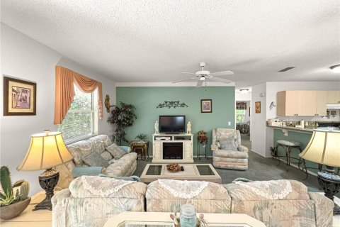 House in The Villages, Florida 2 bedrooms, 104.14 sq.m. № 1757235 - photo 11