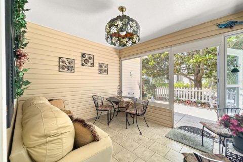 House in The Villages, Florida 2 bedrooms, 104.14 sq.m. № 1757235 - photo 6