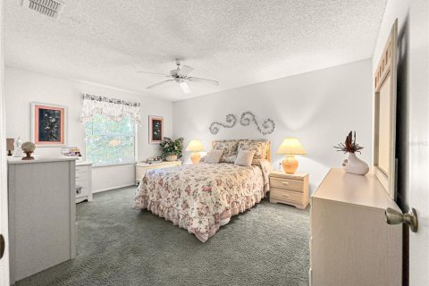 House in The Villages, Florida 2 bedrooms, 104.14 sq.m. № 1757235 - photo 18