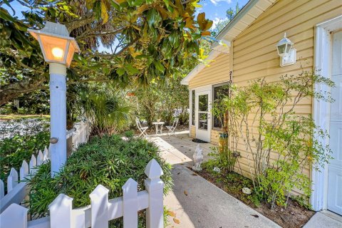 House in The Villages, Florida 2 bedrooms, 104.14 sq.m. № 1757235 - photo 4
