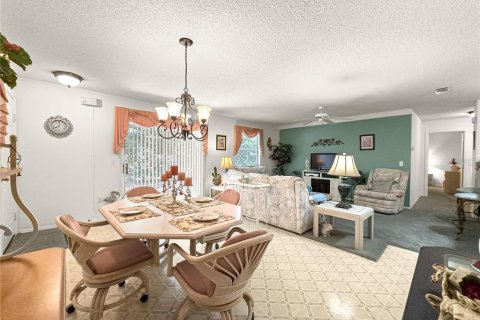 House in The Villages, Florida 2 bedrooms, 104.14 sq.m. № 1757235 - photo 9