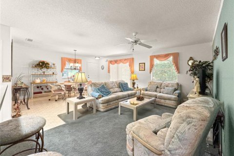House in The Villages, Florida 2 bedrooms, 104.14 sq.m. № 1757235 - photo 16