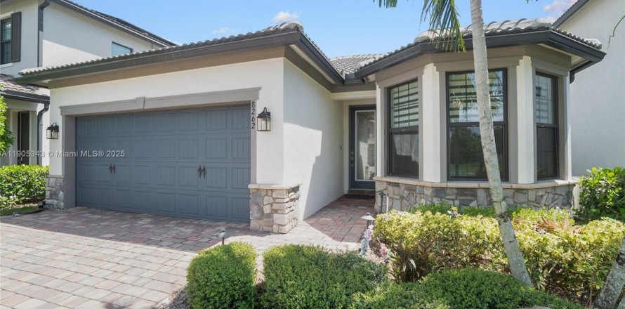 Дом в Лейк-Уорт, Флорида 3 спальни, 165.46м2 № 1956142