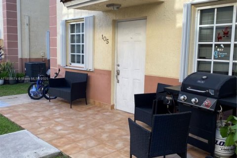 Adosado en alquiler en Hialeah, Florida, 3 dormitorios, 109.62 m2 № 1923800 - foto 2