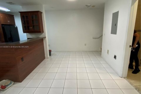 Adosado en alquiler en Hialeah, Florida, 3 dormitorios, 109.62 m2 № 1923800 - foto 6