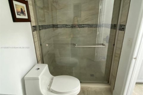 Снять в аренду таунхаус в Хайалиа, Флорида 3 спальни, 109.62м2, № 1923800 - фото 12