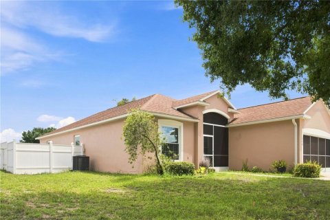 Villa ou maison à vendre à Davenport, Floride: 5 chambres, 169.55 m2 № 2284230 - photo 3