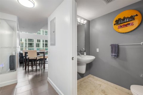 Condominio en venta en Miami, Florida, 1 dormitorio, 98.1 m2 № 2063042 - foto 5