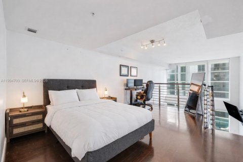 Condominio en venta en Miami, Florida, 1 dormitorio, 98.1 m2 № 2063042 - foto 12