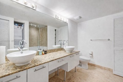 Condominio en venta en Miami, Florida, 1 dormitorio, 98.1 m2 № 2063042 - foto 14