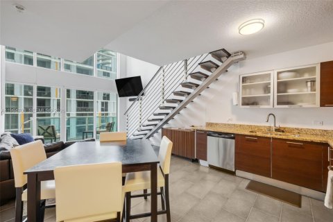 Condominio en venta en Miami, Florida, 1 dormitorio, 98.1 m2 № 2063042 - foto 3