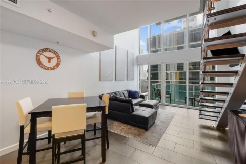 Condominio en venta en Miami, Florida, 1 dormitorio, 98.1 m2 № 2063042 - foto 2