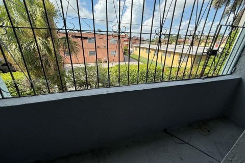 Copropriété à louer à Miami, Floride: 1 chambre, 56.39 m2 № 2184415 - photo 11