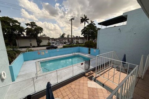 Copropriété à louer à Miami, Floride: 1 chambre, 56.39 m2 № 2184415 - photo 13