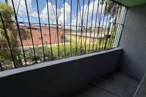 Copropriété à louer à Miami, Floride: 1 chambre, 56.39 m2 № 2184415 - photo 12