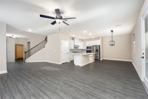 House in Kissimmee, Florida 5 bedrooms, 210.7 sq.m. № 1563792 - photo 3