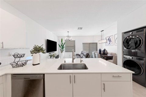 Купить таунхаус в Хомстед, Флорида 3 спальни, 129.41м2, № 1955101 - фото 7