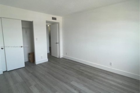 Condominio en venta en Fort Lauderdale, Florida, 1 dormitorio, 64.1 m2 № 1691364 - foto 12