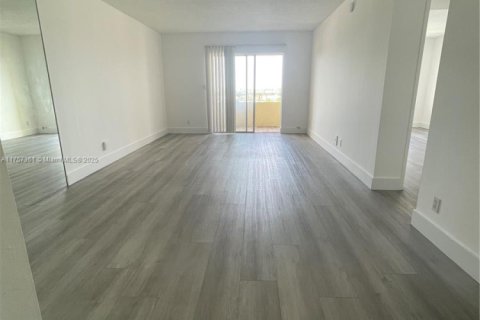 Condominio en venta en Fort Lauderdale, Florida, 1 dormitorio, 64.1 m2 № 1691364 - foto 6