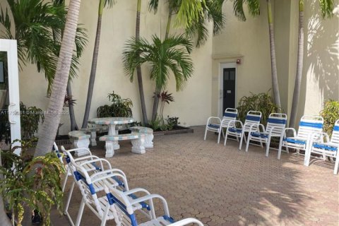 Condominio en venta en Fort Lauderdale, Florida, 1 dormitorio, 64.1 m2 № 1691364 - foto 20