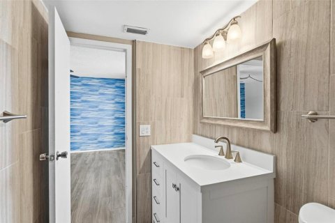 Condo in Daytona Beach, Florida, 2 bedrooms № 2119053 - photo 23