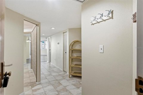 Condo in Daytona Beach, Florida, 2 bedrooms № 2119053 - photo 12