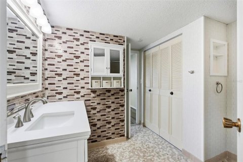 Condo in Daytona Beach, Florida, 2 bedrooms № 2119053 - photo 28