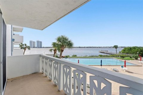Condo in Daytona Beach, Florida, 2 bedrooms № 2119053 - photo 29