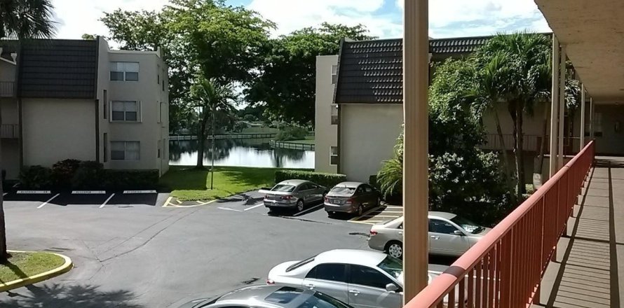 Condo à Tamarac, Floride, 2 chambres  № 2250416