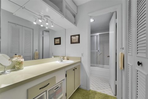 Copropriété à vendre à Tamarac, Floride: 2 chambres, 88.26 m2 № 2250416 - photo 15