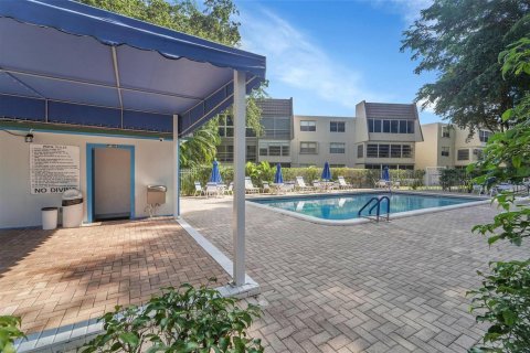 Copropriété à vendre à Tamarac, Floride: 2 chambres, 88.26 m2 № 2250416 - photo 24