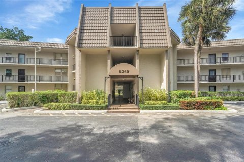 Copropriété à vendre à Tamarac, Floride: 2 chambres, 88.26 m2 № 2250416 - photo 2