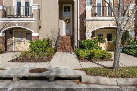 Townhouse in Tampa, Florida 3 bedrooms, 207.26 sq.m. № 1886977 - photo 23