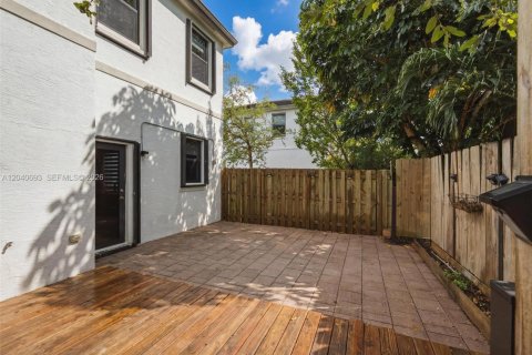 Adosado en venta en Fort Lauderdale, Florida, 3 dormitorios, 142.98 m2 № 2186142 - foto 30