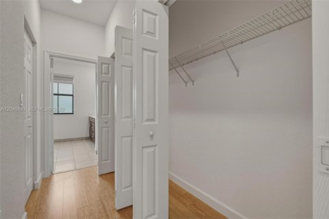 Adosado en venta en Fort Lauderdale, Florida, 3 dormitorios, 142.98 m2 № 2186142 - foto 17