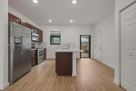 Adosado en venta en Fort Lauderdale, Florida, 3 dormitorios, 142.98 m2 № 2186142 - foto 11