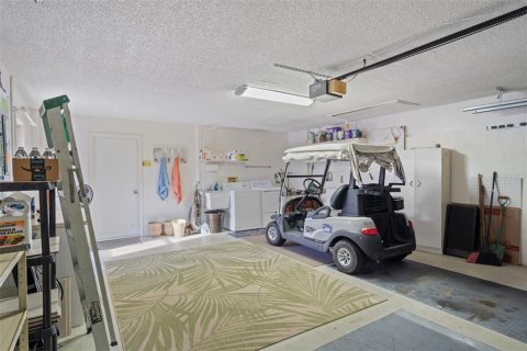 House in Spring Hill, Florida 2 bedrooms, 152.55 sq.m. № 2142813 - photo 26