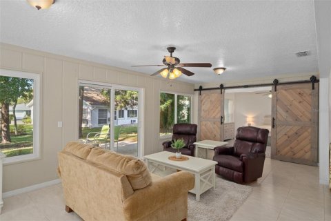 House in Spring Hill, Florida 2 bedrooms, 152.55 sq.m. № 2142813 - photo 12
