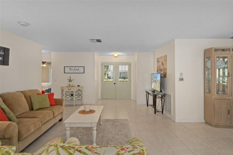 House in Spring Hill, Florida 2 bedrooms, 152.55 sq.m. № 2142813 - photo 11