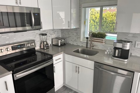 Casa en venta en Pembroke Pines, Florida, 3 dormitorios, 123.56 m2 № 1839519 - foto 6