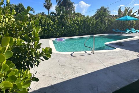 Casa en venta en Pembroke Pines, Florida, 3 dormitorios, 123.56 m2 № 1839519 - foto 19