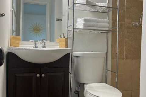 Casa en venta en Pembroke Pines, Florida, 3 dormitorios, 123.56 m2 № 1839519 - foto 11