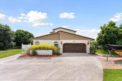 House in West Palm Beach, Florida 4 bedrooms, 306.21 sq.m. № 2187090