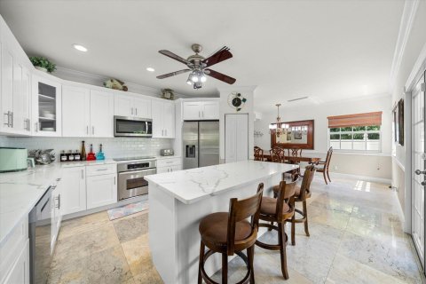 House in West Palm Beach, Florida 4 bedrooms, 306.21 sq.m. № 2187090 - photo 12